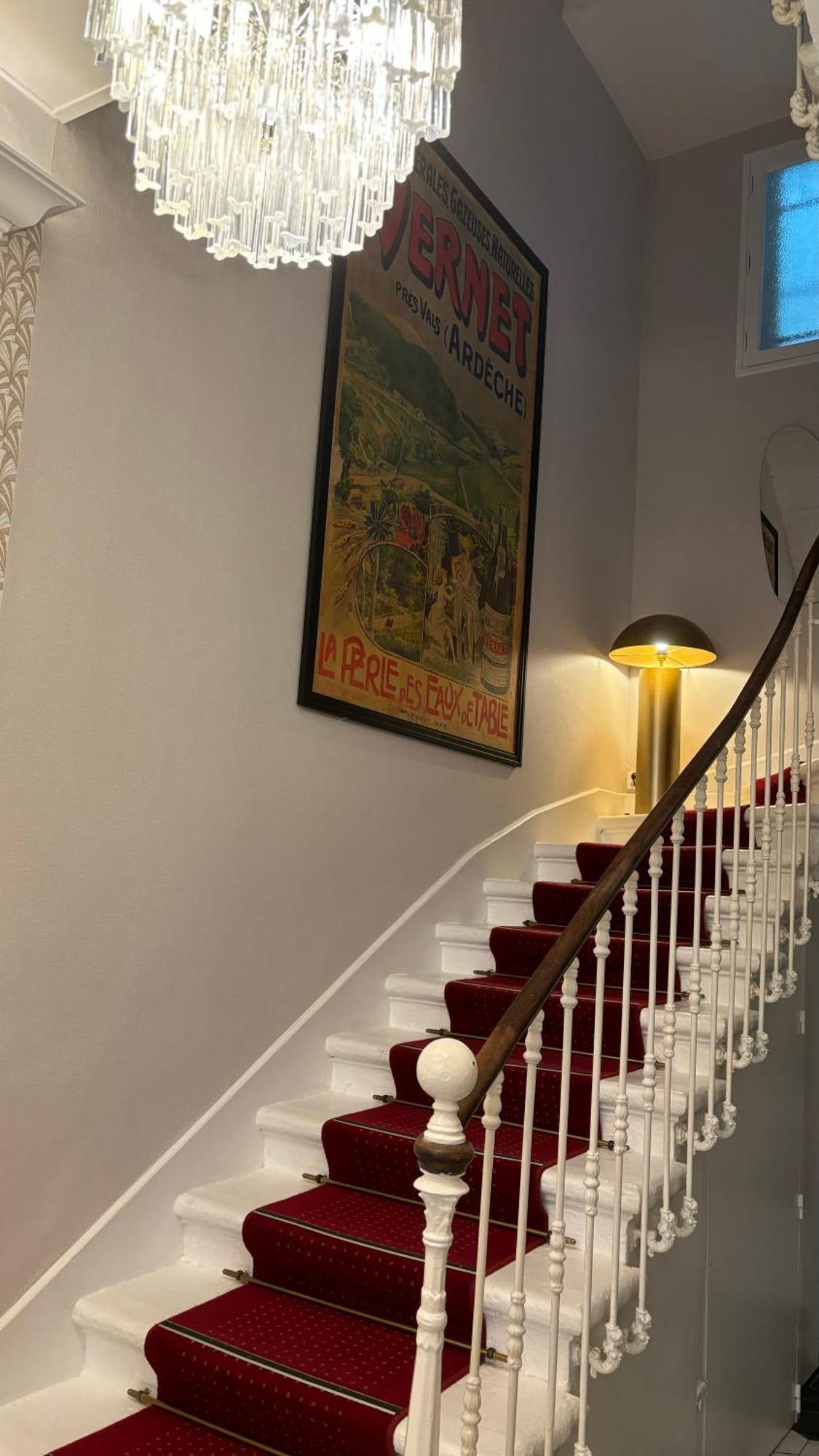 Logis Hotel Restaurant Grand Hotel De Lyon Vals-les-Bains Eksteriør billede