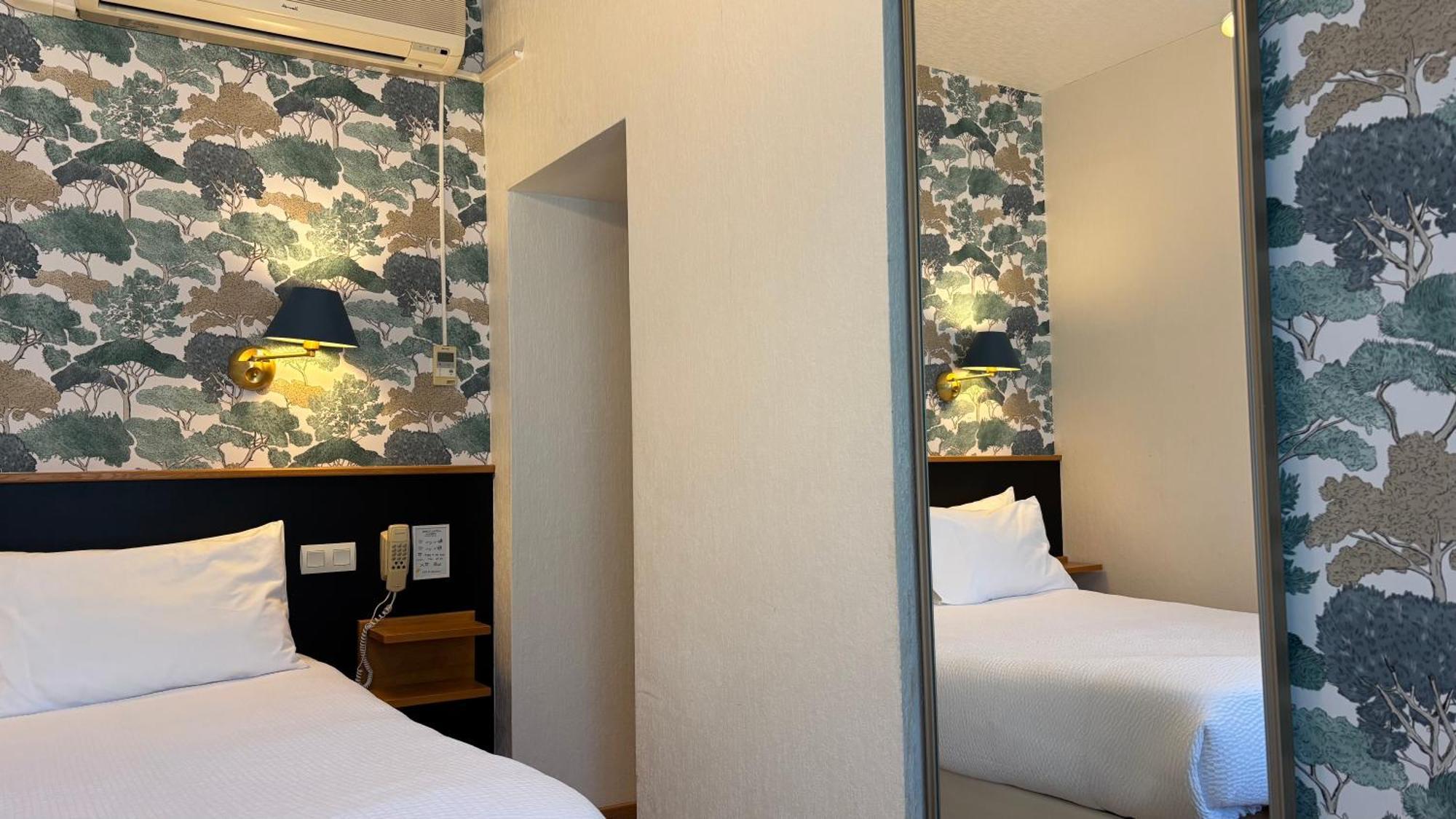 Logis Hotel Restaurant Grand Hotel De Lyon Vals-les-Bains Eksteriør billede
